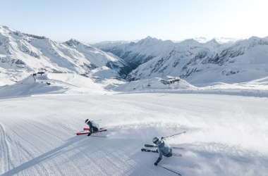 csm_Skifahren-Stubaier-Gletscher-c-sebastian-marko-1000_9f11975e76