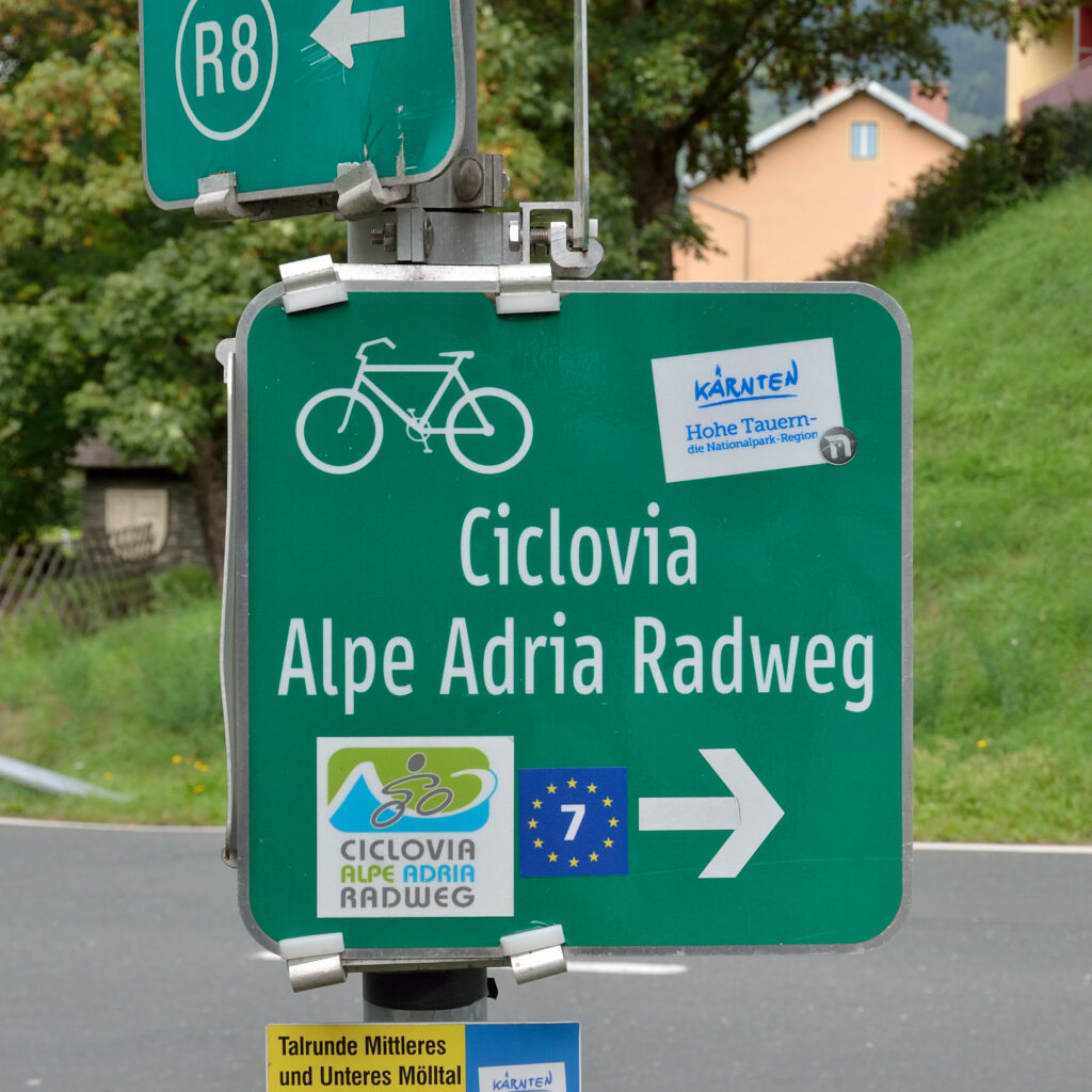 Cyclovia_Alpe_Adria_Radweg_sign_in_Obervellach