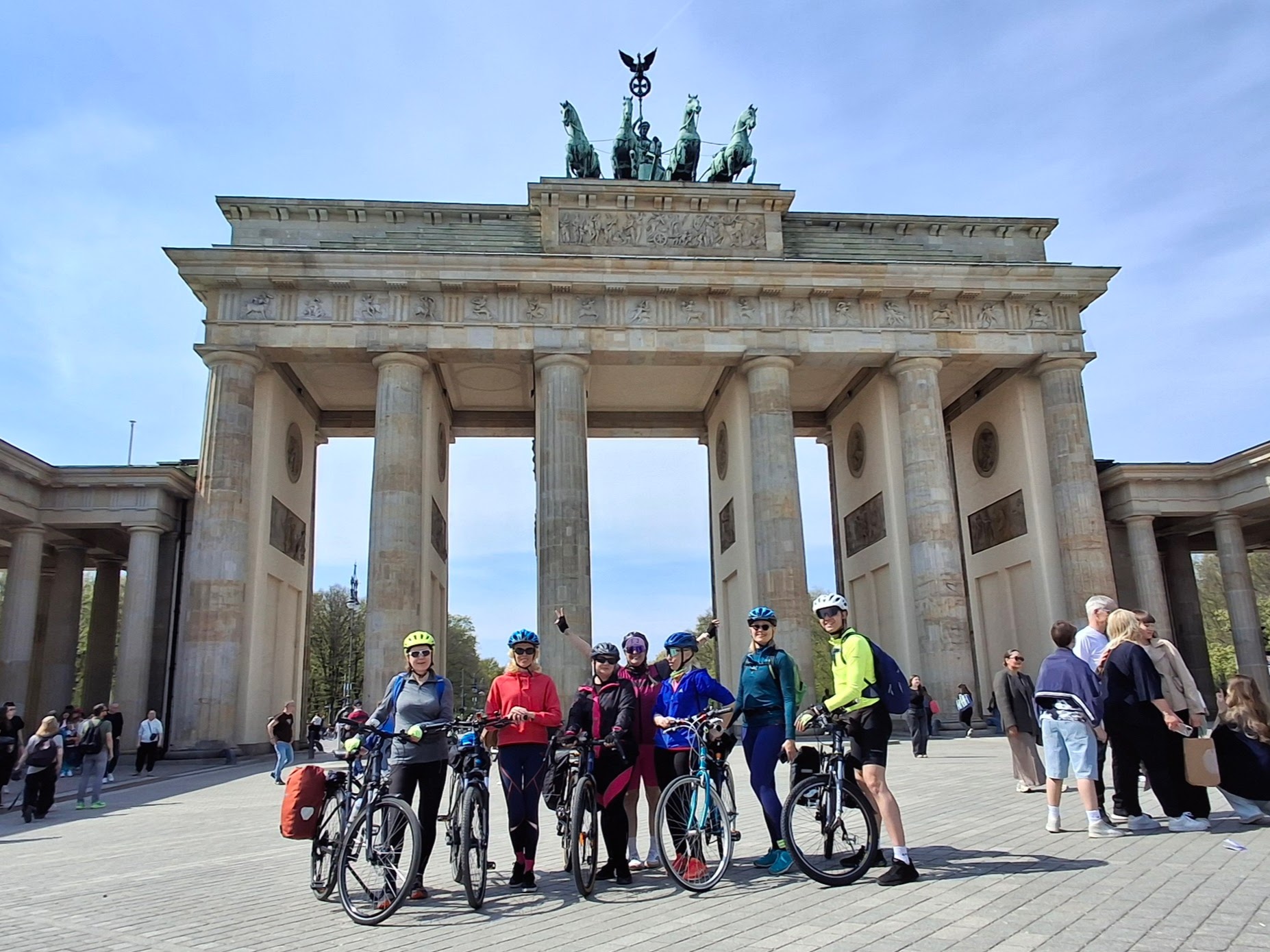 674604977_122293680458198635_2557737713287073587_n